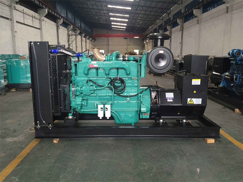 广灵如何判断一个电压表是否具有自动量程切换功能？