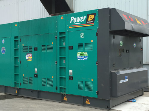 广灵升级发电机组的过程中需要注意哪些安全事项？