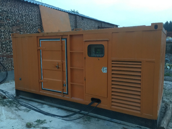 广灵发电机组长期使用中，电缆线的敷设路径有哪些要求？